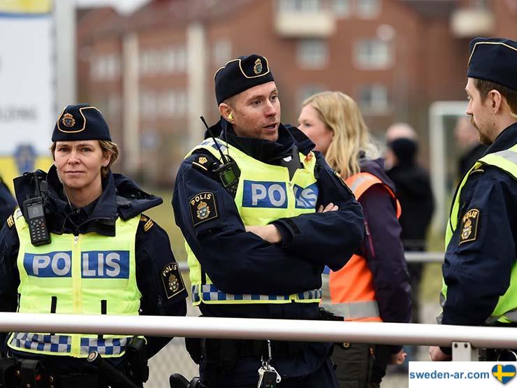 الشرطة السويدية تحتجز عمال يعملون بلأسود في ستوكهولم
