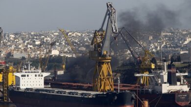 ميناء يوتوبوري يستقبل السفينة المحترقة....