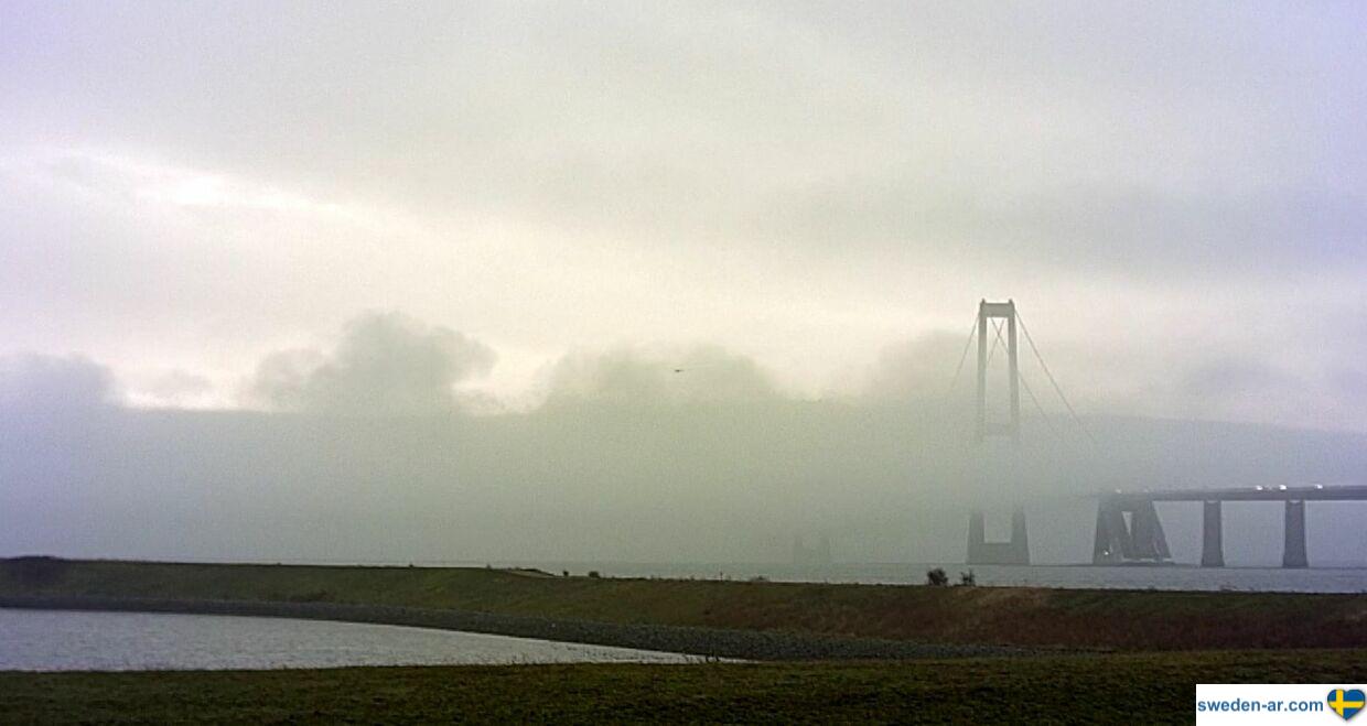 تحذر إدارة الطرق الدنماركية Sund & Bælt من ضباب كثيف يخيم على جسر Storebæltsbroen بالإضافة إلى توقعات لطقس متغير عبر المناطق المختلفة من